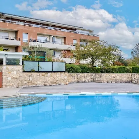 Azur - Pool & Near Geneva, Airport Appartement